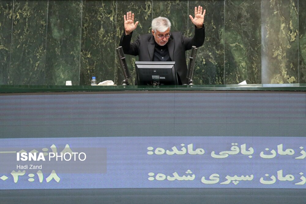 عکس وزیر ورزش سوژه شد
