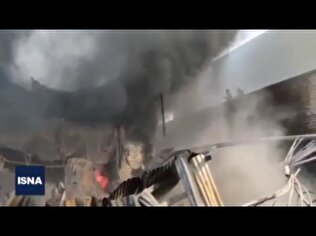 ویدئو| کارگاهی بزرگ در جنوب تهران طعمه آتش شد